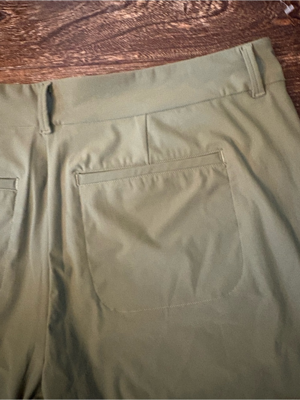 Spanx Sunshine Shorts Women XL Canopy Olive Green NWT 4-Way Stretch UPF 50+ - Picture 4 of 8